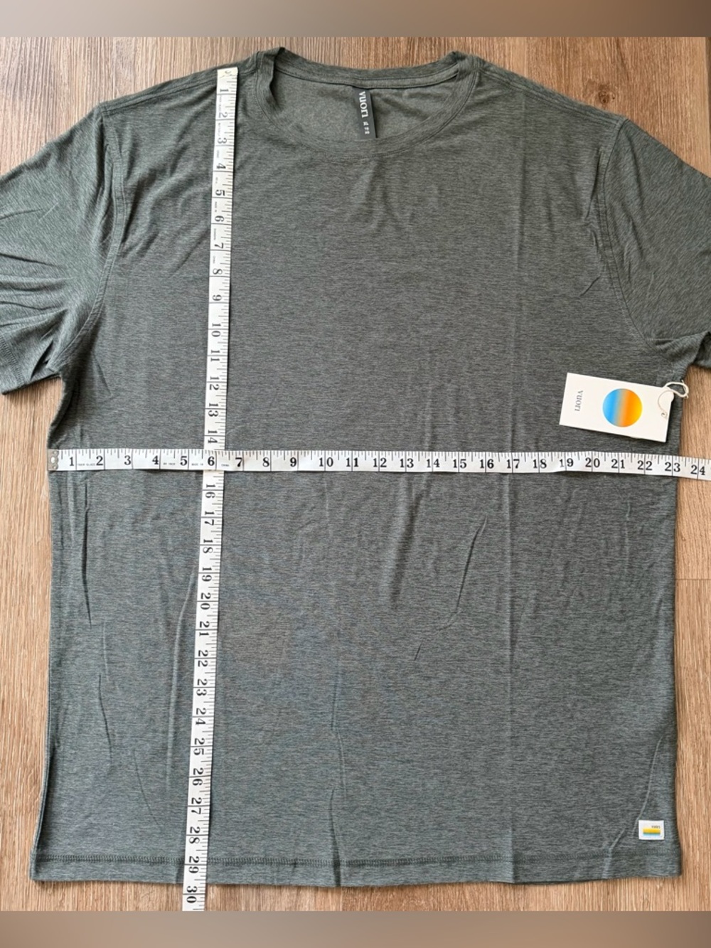 Vuori Strato Tech Tee River Rock Heather Sz XL V126 Athletic NWT - Picture 4 of 4